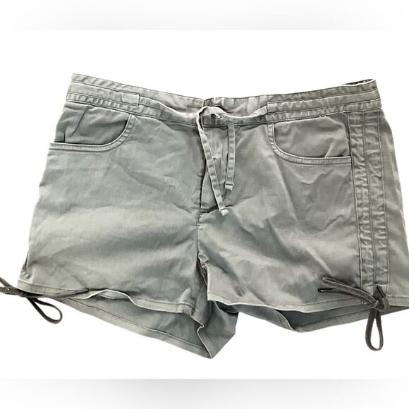 Lot of 2 pairs of Replay Shorts Size 27and 28 Black and Olive Short Cotton - Picture 1 of 8